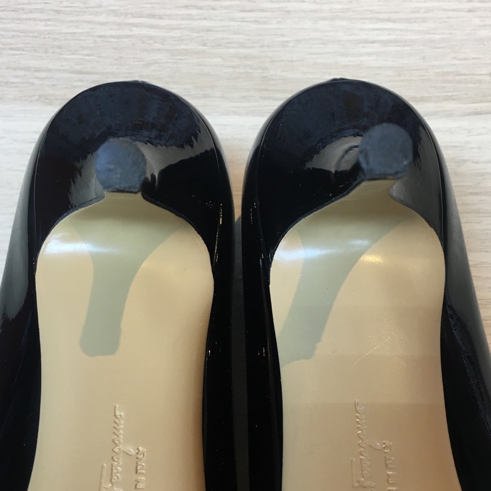 Ferragamo patent pumps - Picture 10 of 15